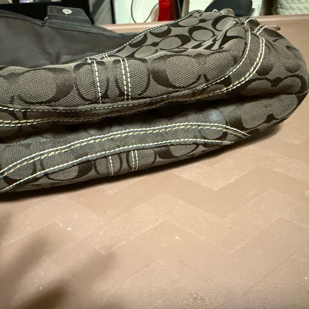 Vintage Coach SoHo chocolate monogram - Picture 6 of 8